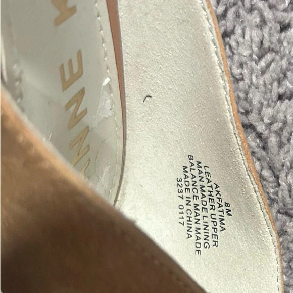 ANNE KLEIN flat. Size 8. Gently worn but still in great condition. - Picture 5 of 6